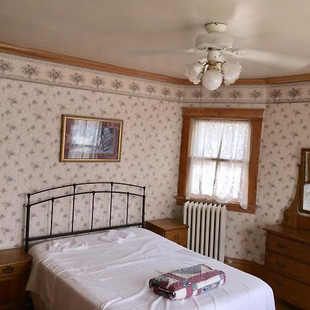 Scarlett House Victorian B & B Janesville Esterno foto