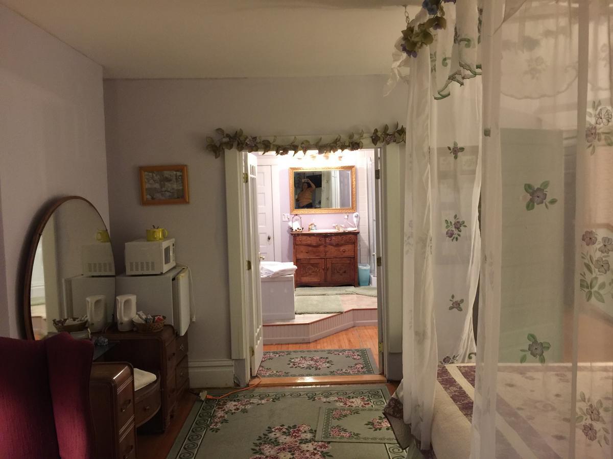 Scarlett House Victorian B & B Janesville Esterno foto