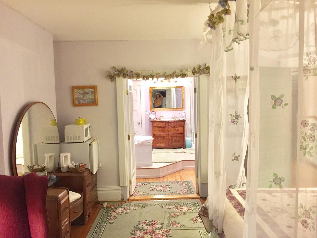 Scarlett House Victorian B & B Janesville Esterno foto