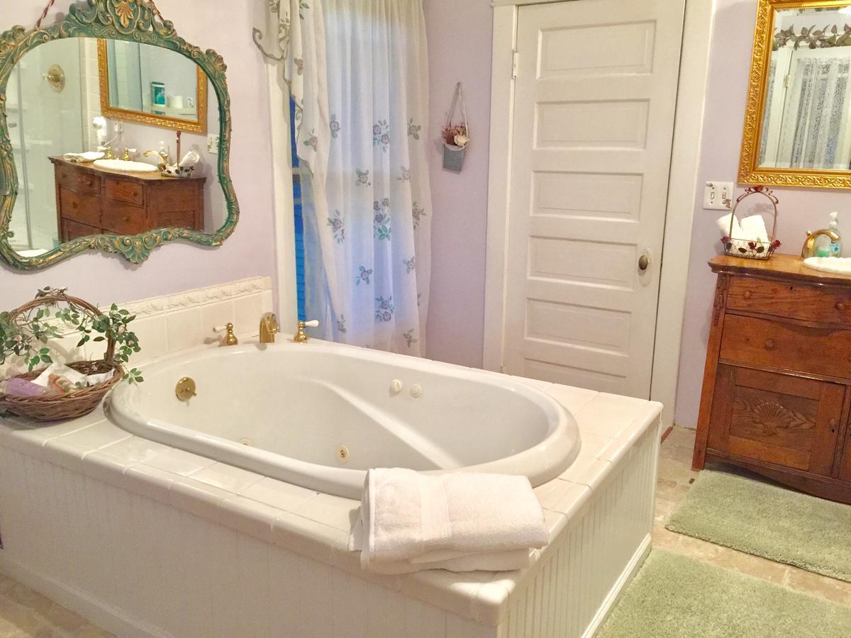 Scarlett House Victorian B & B Janesville Esterno foto