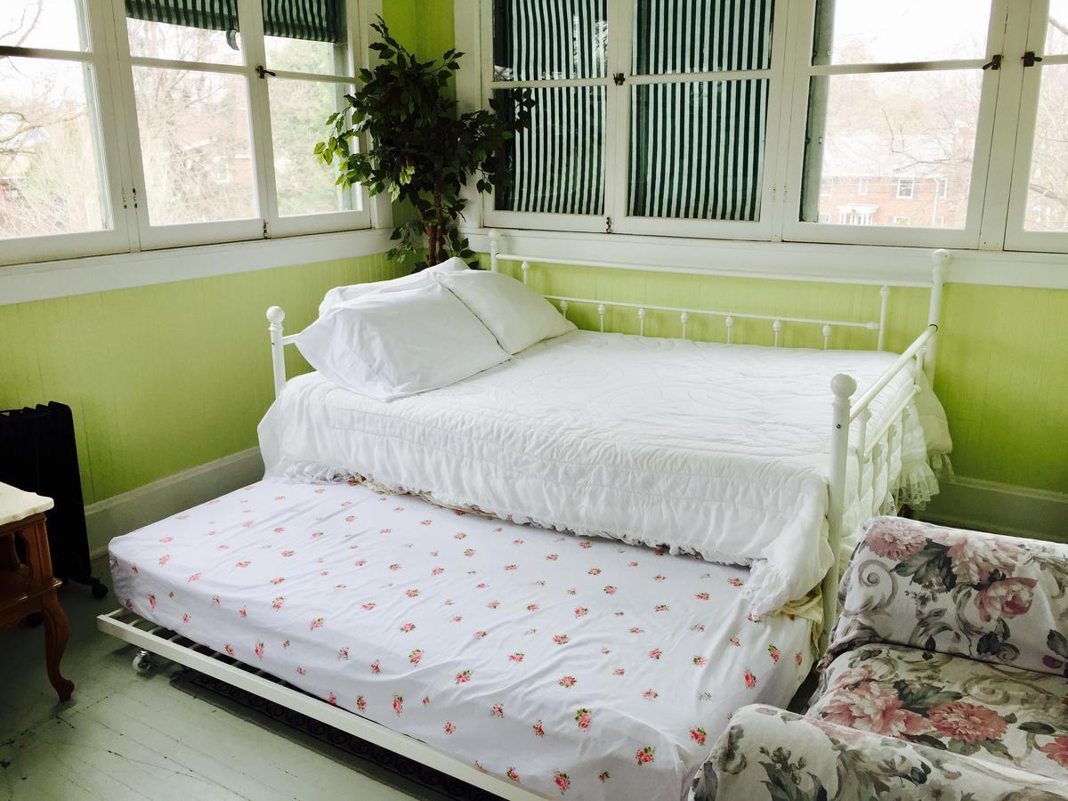 Scarlett House Victorian B & B Janesville Esterno foto