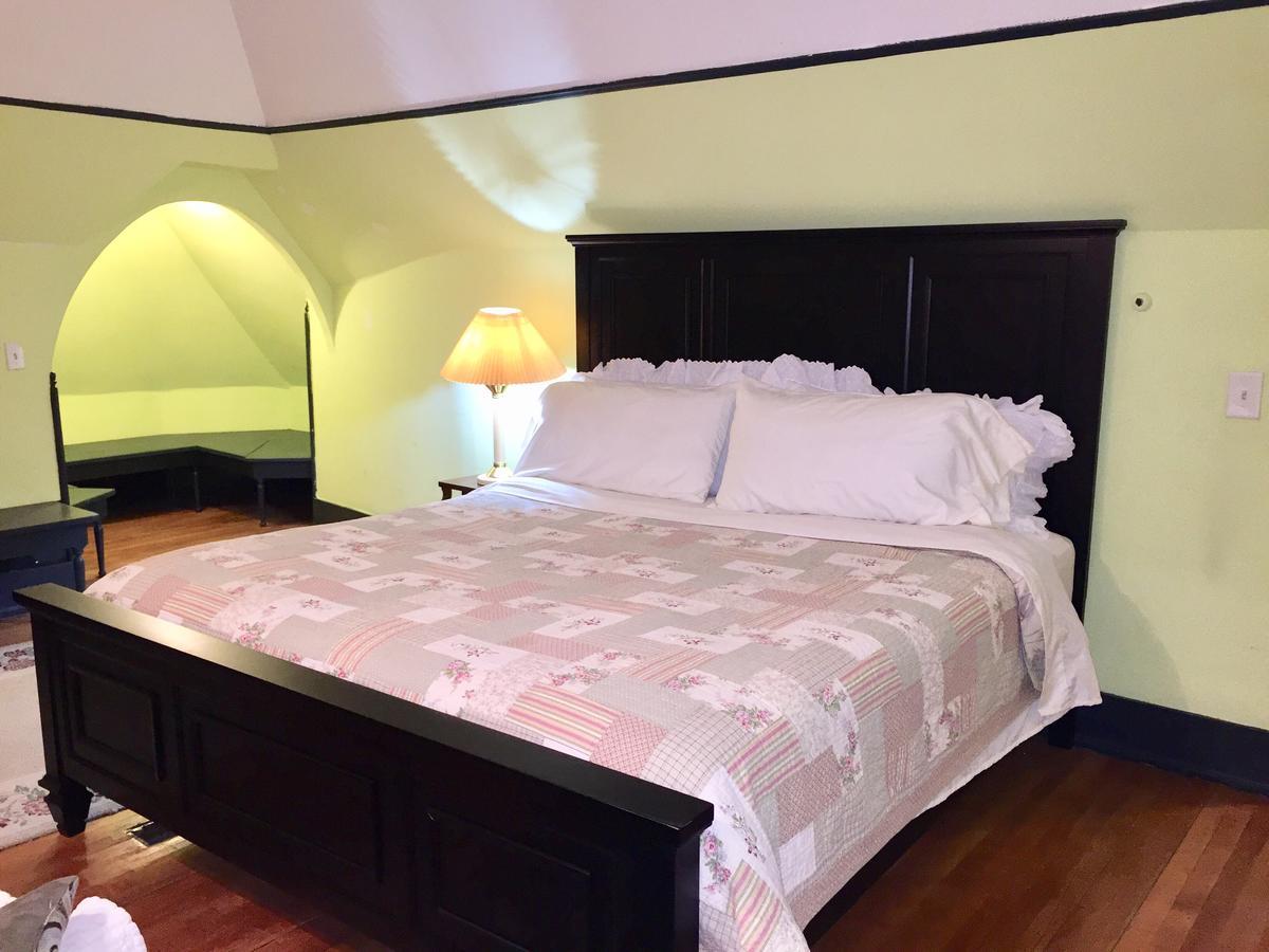 Scarlett House Victorian B & B Janesville Esterno foto